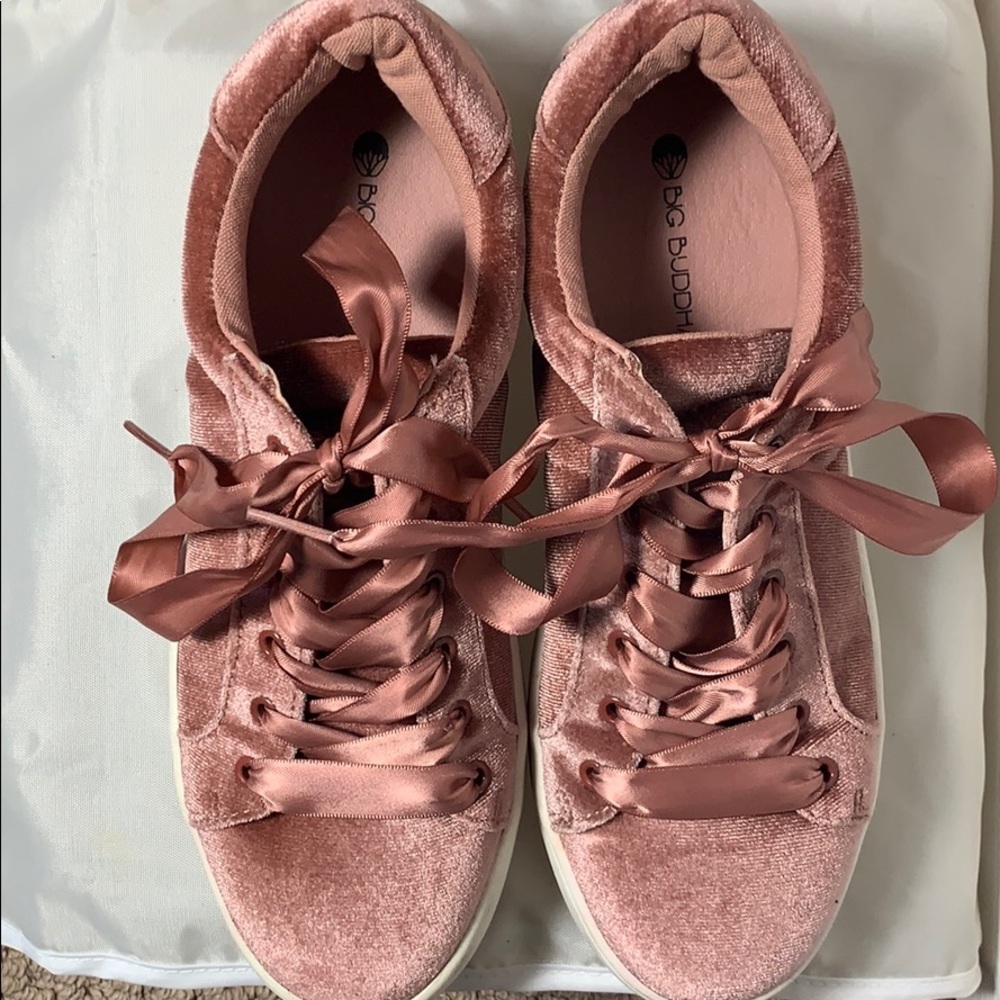 Pink velvet tennis shoes